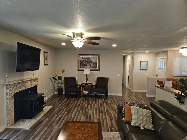 2341 Jonquil Way, Redding, CA 96002