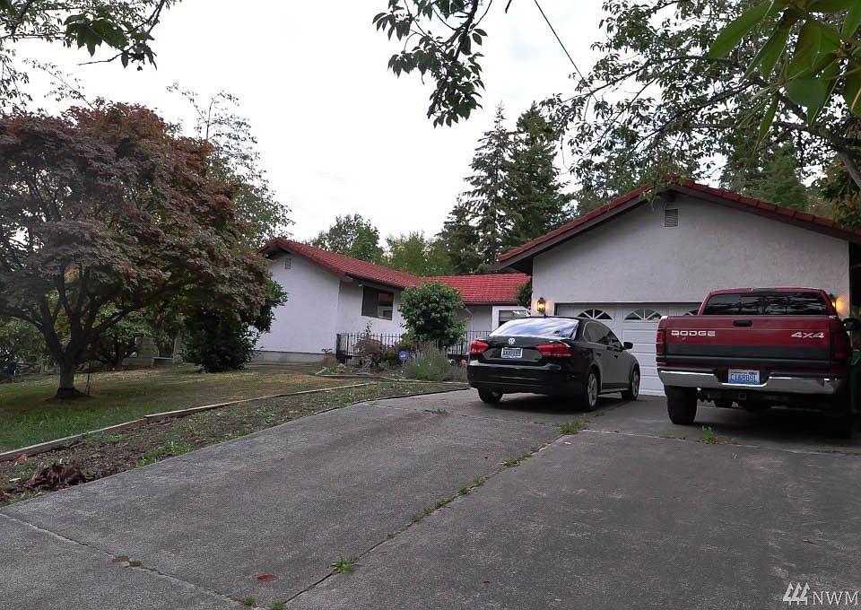 1st image of 379 Selkirk Dr