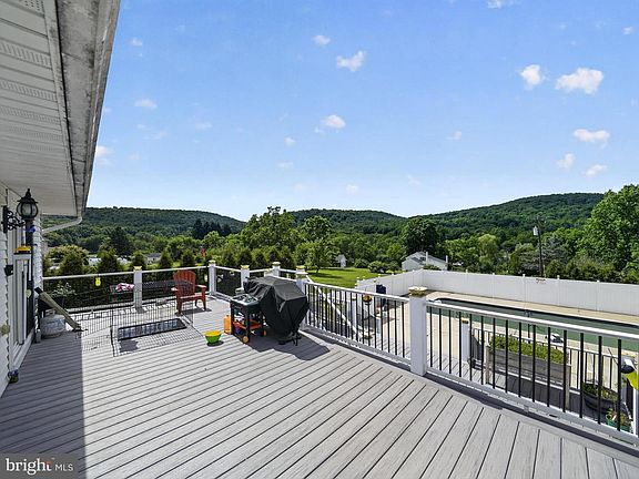 5th image of 178 Brookside Dr