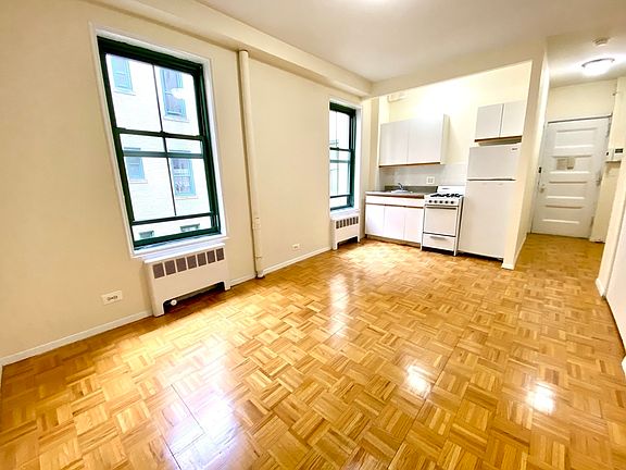 3rd image of 542 E 79th St APT 4