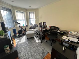 100 Queensberry St APT 7, Boston, MA 02215