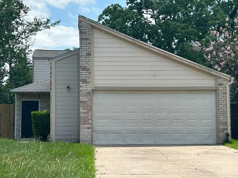 11923 Lakewood West Dr — Photo 1
