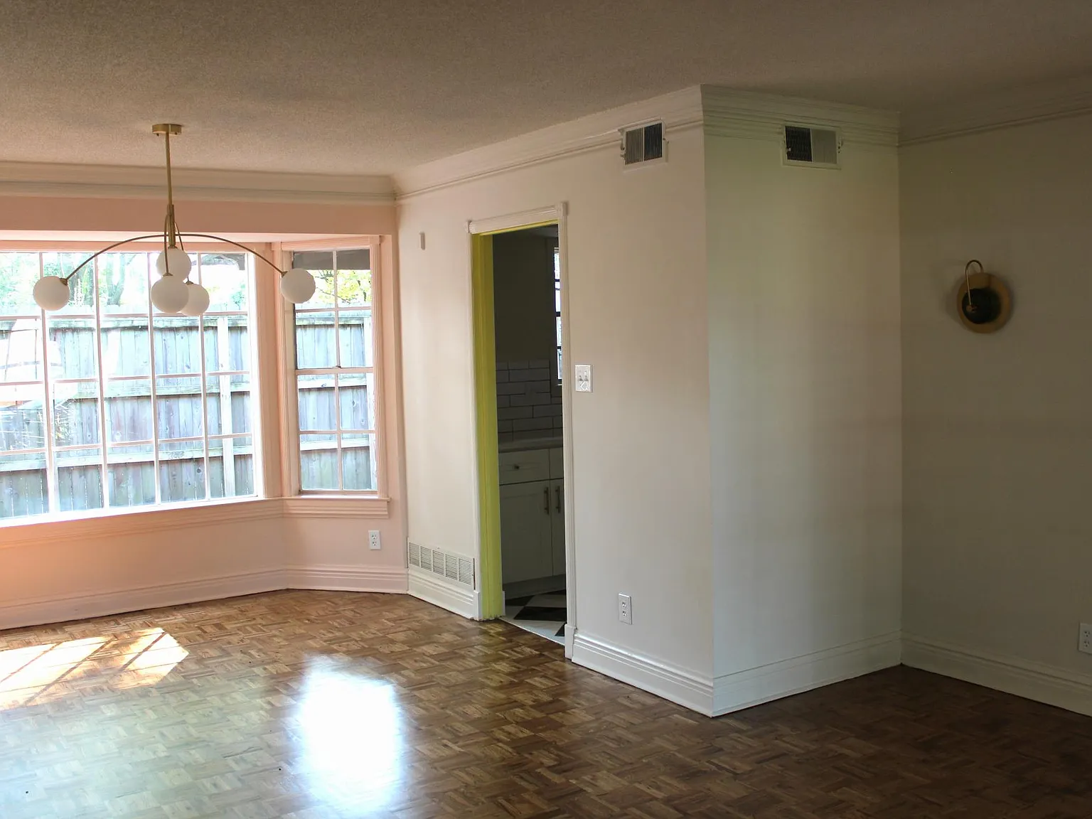 3 bed, 2.5 bath, 1668 sqft, $2,000 — Photo 3