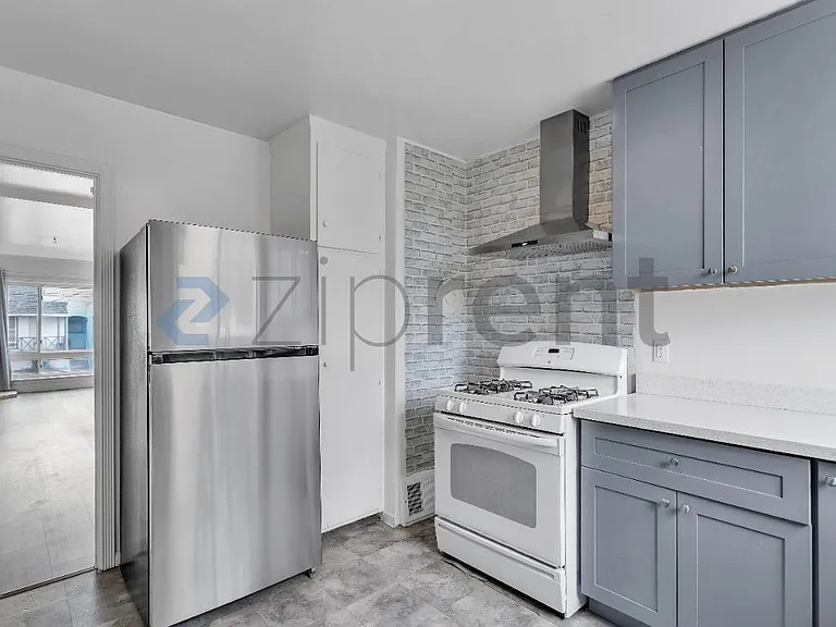 1714 44th Ave — Photo 9