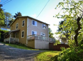 1225 N 7th Ct, Coos Bay, OR