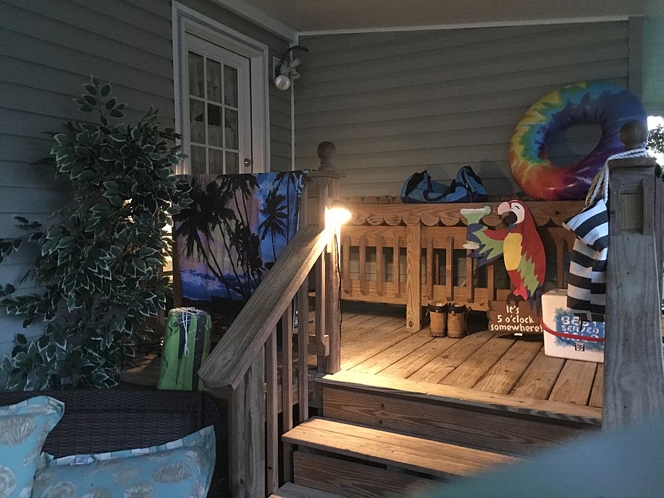 1st image of 9 Pepper Dr