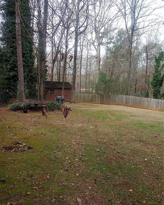 2nd image of 447 Stonewycke Ln