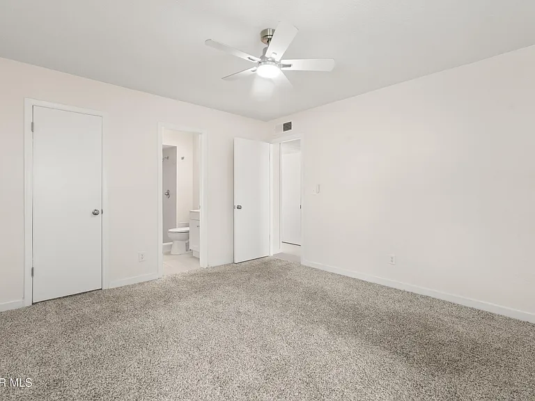 936 Oneida Dr — Photo 18