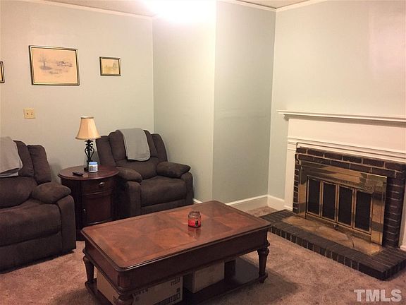 2nd image of 923 Bellvue St