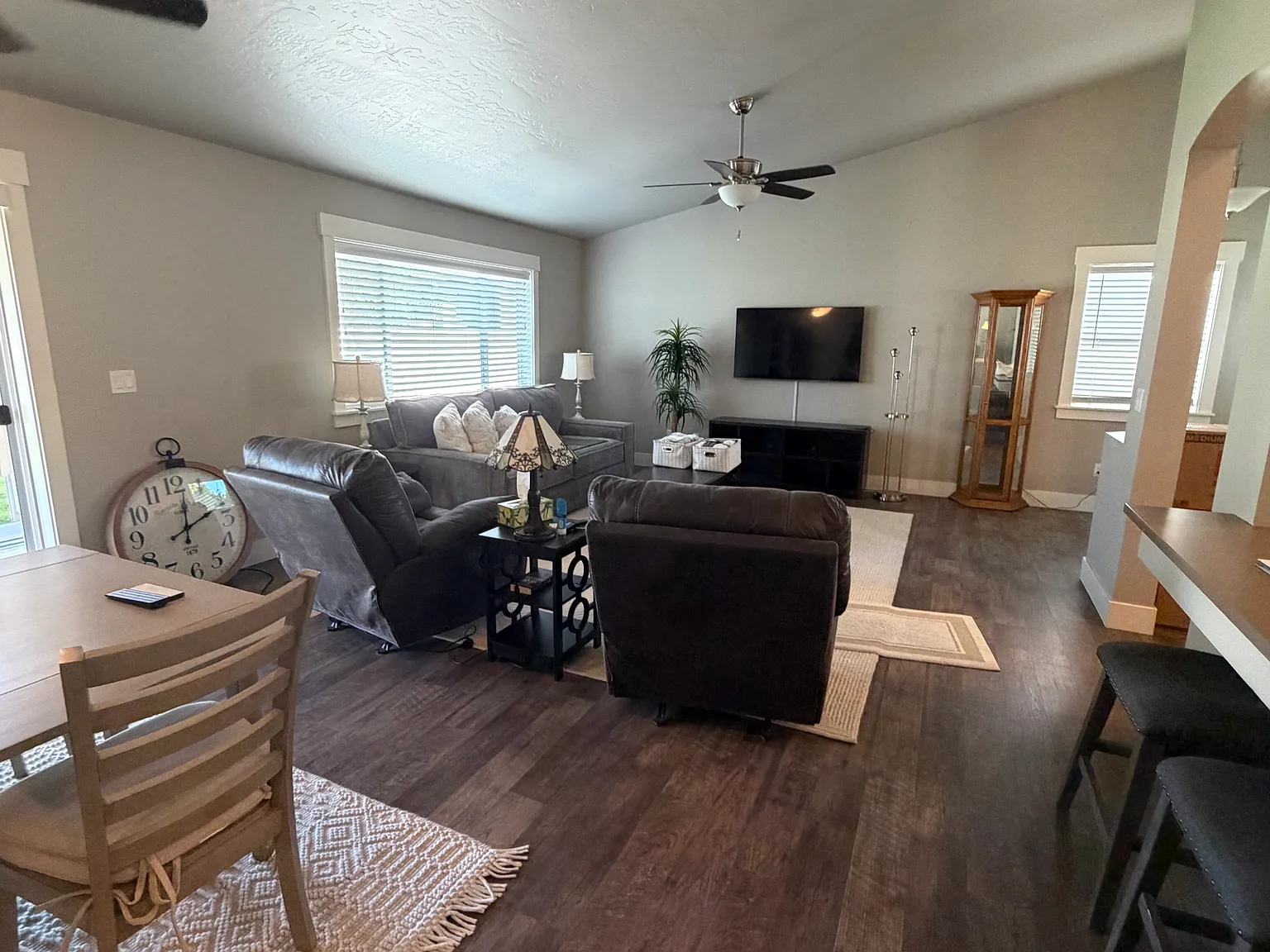 3 bed, 1528 sqft, $2,500 — Photo 2