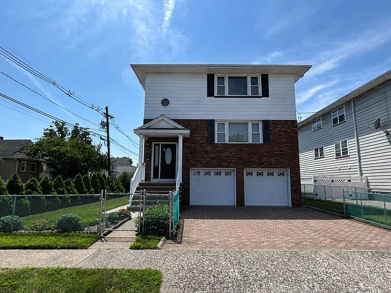 3 Wood St #2 — Photo 1