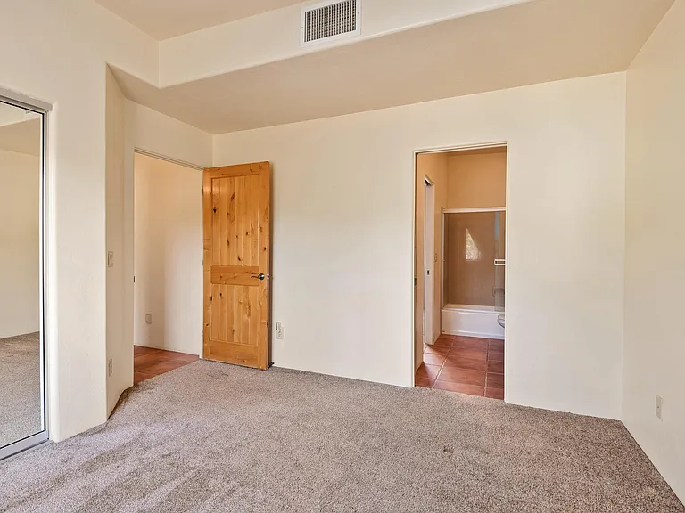 10450 E Placita Guanajuato — Photo 32