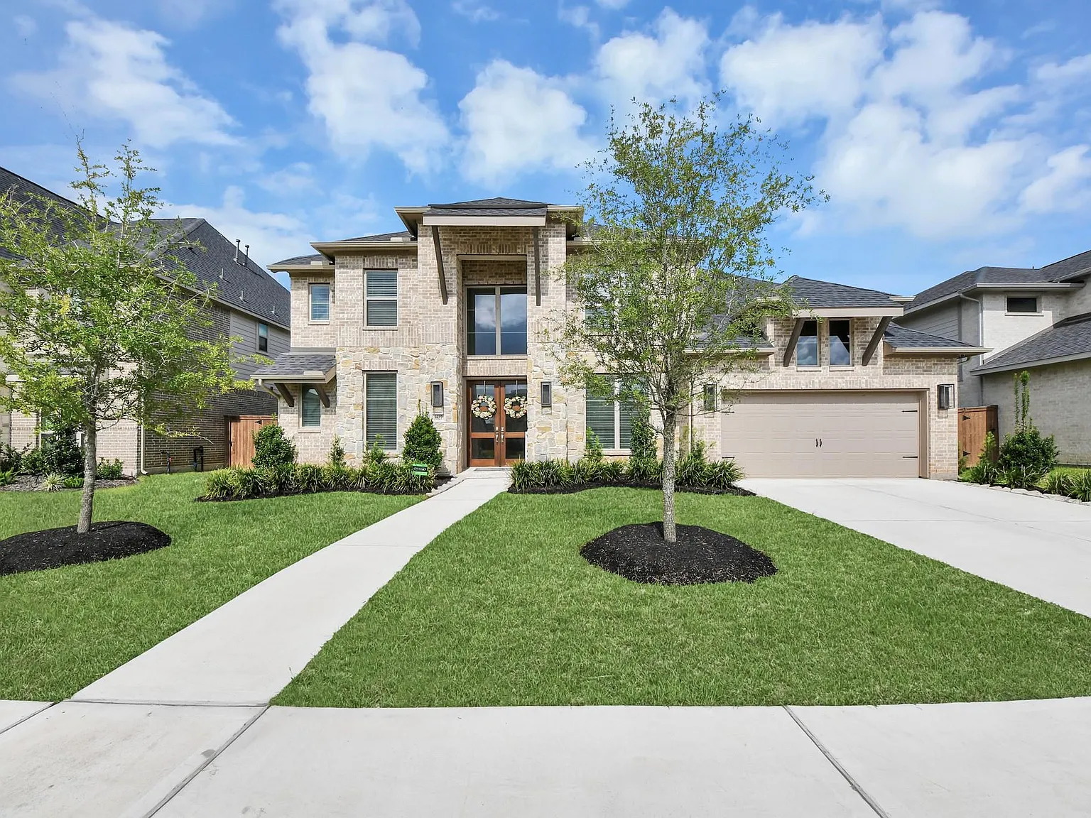 5 bed, 4.5 bath, 4098 sqft, $5,750 — Photo 1