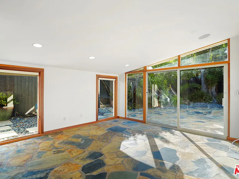 30725 Manzano Dr — Photo 24