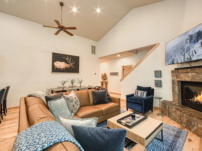 10559 Sara Bear Ln — Photo 3