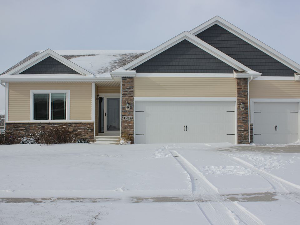 1st image of 1016 NW Abbie Dr