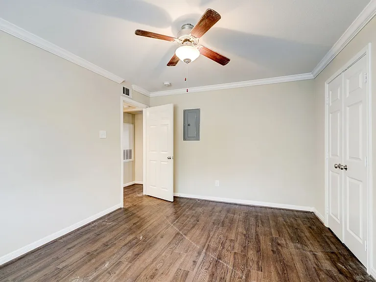 Timbergrove — Photo 11