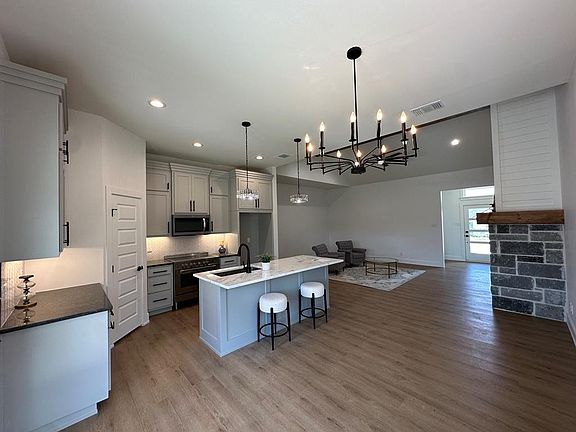 2nd image of 3615 Clearview Dr
