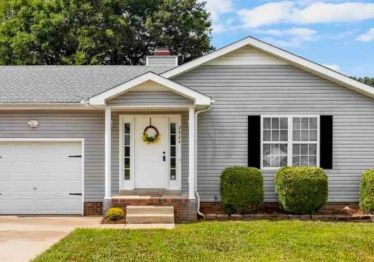 2424 Calico Ct — Photo 1