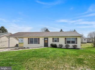 332 Towpath Ln, Pine Grove, PA 17963