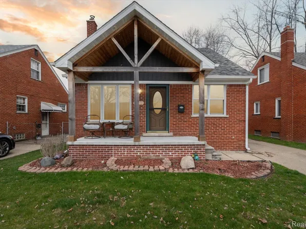 27937 Joan St, Saint Clair Shores, MI 48081