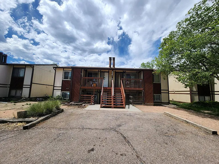 2922 Straus Ln #B — Photo 23
