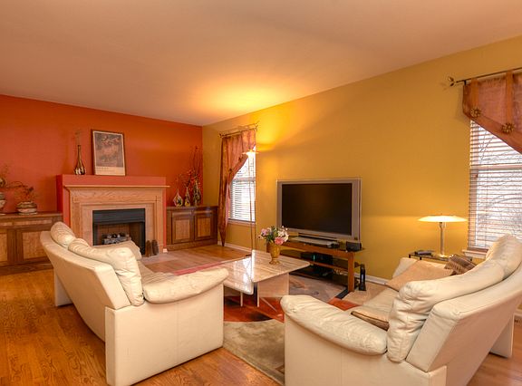 4th image of 54 N Crescent Ave