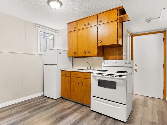 3rd image of 824 McIntosh St #6