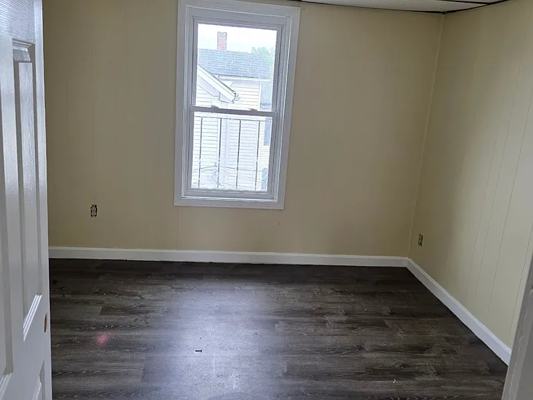 16-18 Hedley Ave #3 — Photo 8