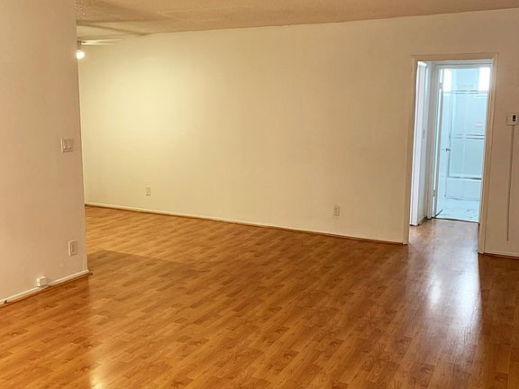 3rd image of 1540 N Formosa Ave APT 5