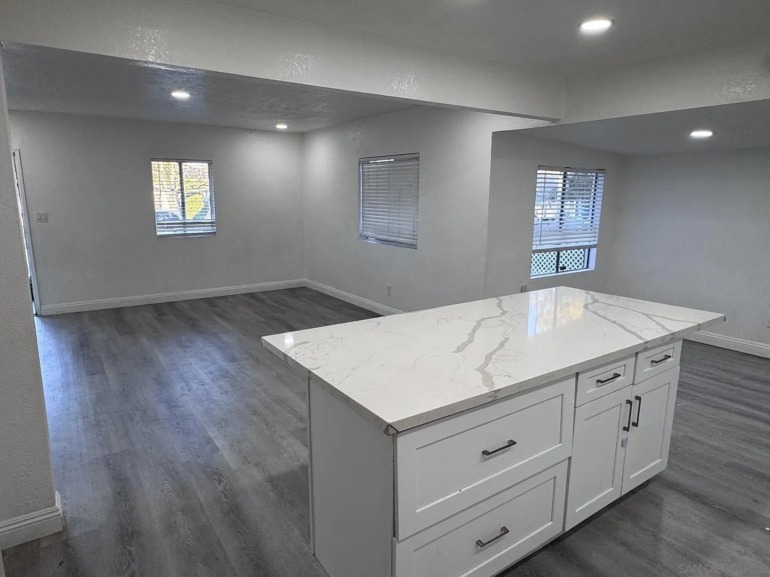 2 bed, 1.0 bath, 1200 sqft, $2,990 — Photo 2