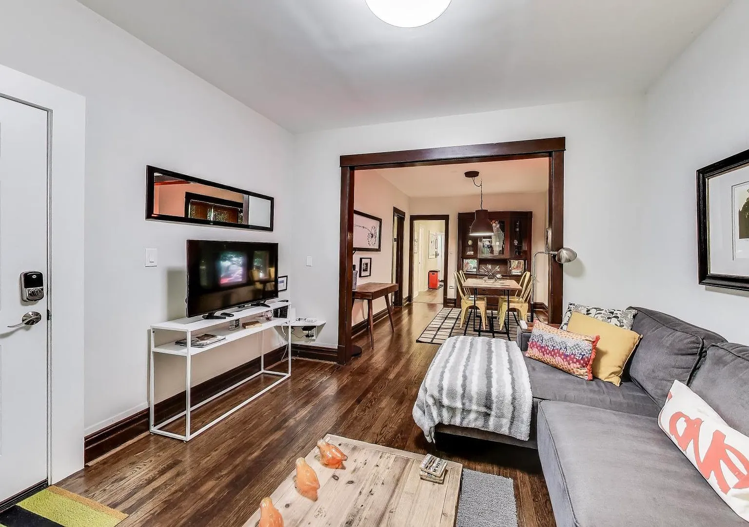 2 bed, 1200 sqft, $2,600 — Photo 3