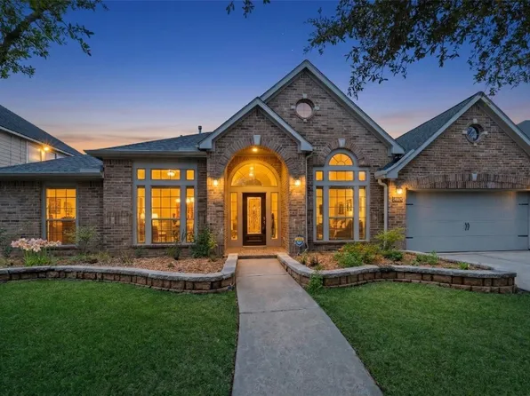 2818 Red Maple Dr, Katy, TX 77494