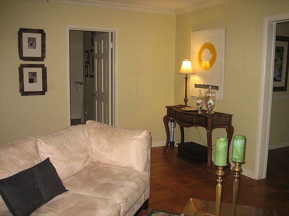 5th image of 207 S Hesperides St