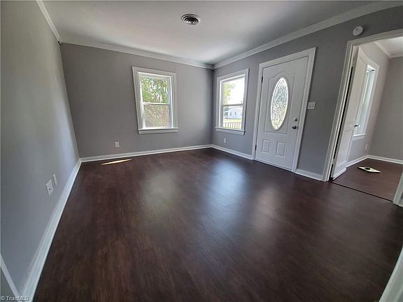 4th image of 1523 Andover Ave
