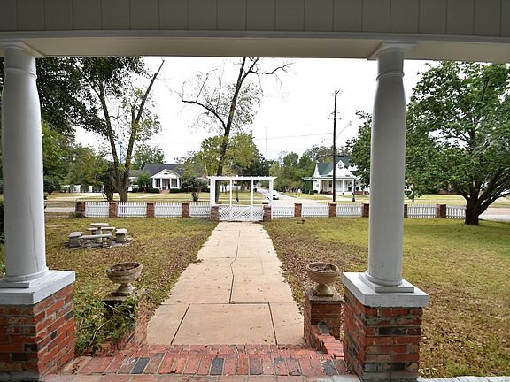 4th image of 301 Daleville Ave