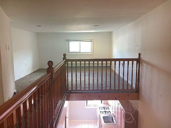 5th image of 3095 Steinway St