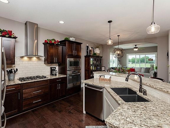 4th image of 4202 NE Bellagio Cir