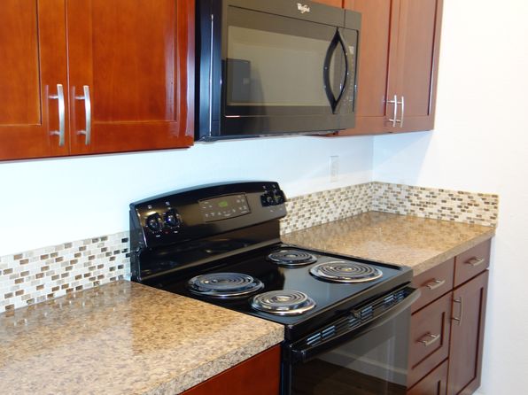 19924 19th Ave NE APT 302