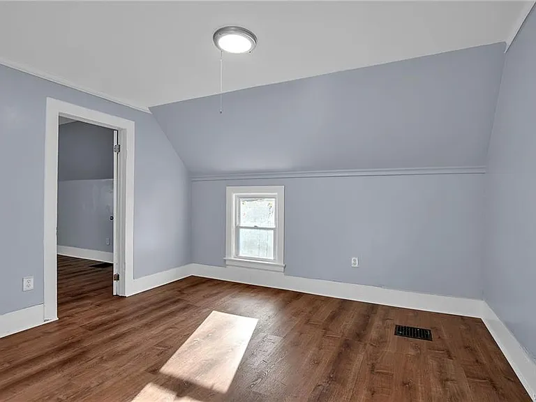 147 Gorton St — Photo 19