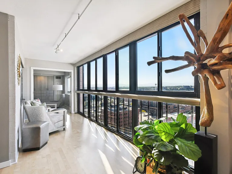 1551 Larimer St #1602 — Photo 23