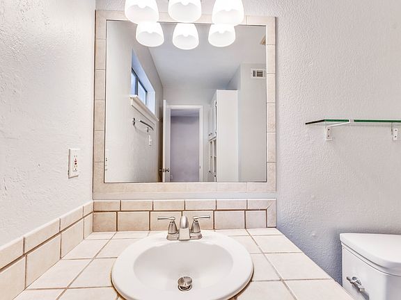 3rd image of 2104 Cullen Ave #207-1