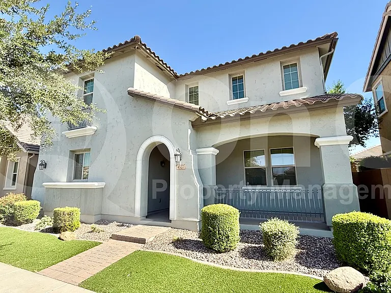 4527 E Skousen St — Photo 2