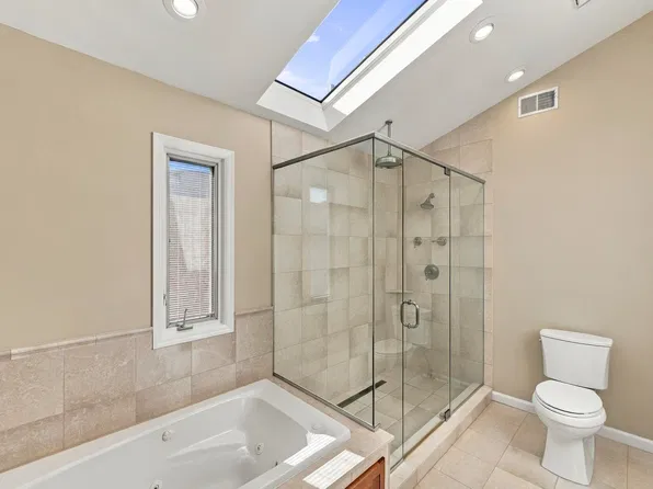 456 Glen Ave APT A, Palisades Park, NJ 07650