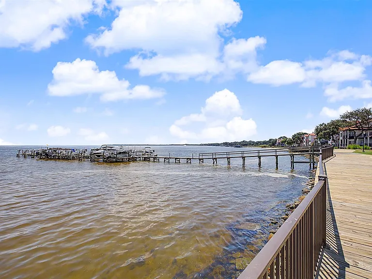 42 Baybridge Dr — Photo 34