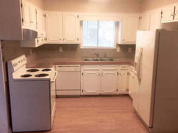 4th image of 327 Barkwood Cir #D