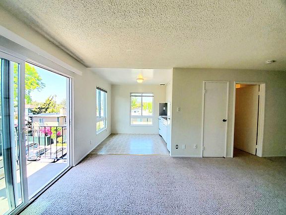 4th image of 847 N Humboldt St APT 303