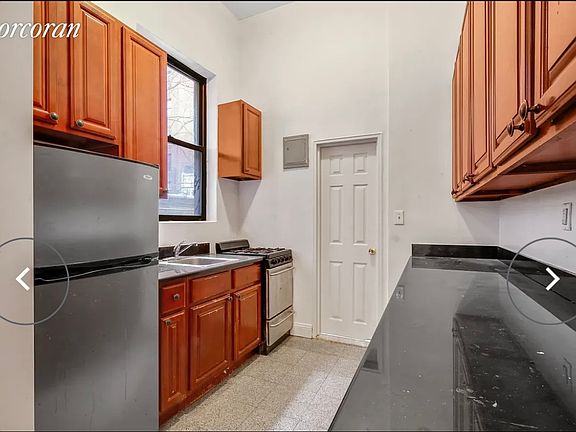 3rd image of 212 W 79th St APT 1B