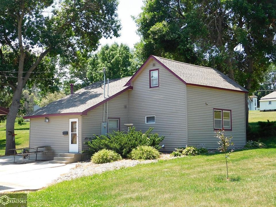 1st image of 203 Pine Ave