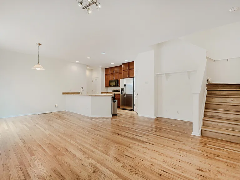 10875 E 28th Pl — Photo 6